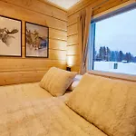 Sonka Lakeside With Private Sauna & Hot Tub *