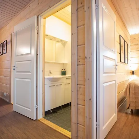 Sonka Lakeside With Private Sauna & Hot Tub *