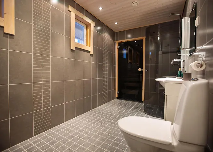 Sonka Lakeside With Private Sauna & Hot Tub Villa