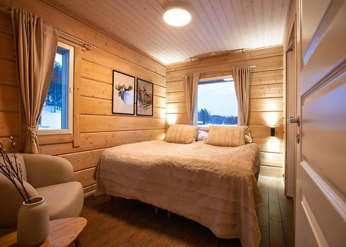 Sonka Lakeside With Private Sauna & Hot Tub וילה