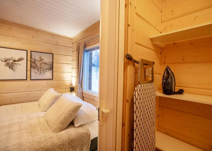 Villa Sonka Lakeside With Private Sauna & Hot Tub *